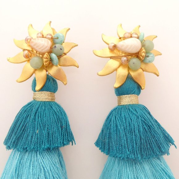 Vintage 1980s gold and green beaded clip on earrings with teal green tassels - Picture 3 of 7